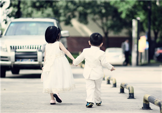 想象中的姐弟關系與現實中的姐弟關系 如何協調大孩與二孩之間的關系