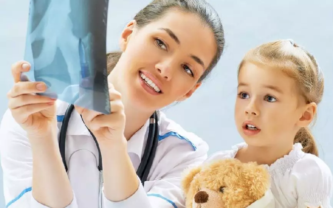 孩子上學書包怎么選 什么書包最適合給孩子