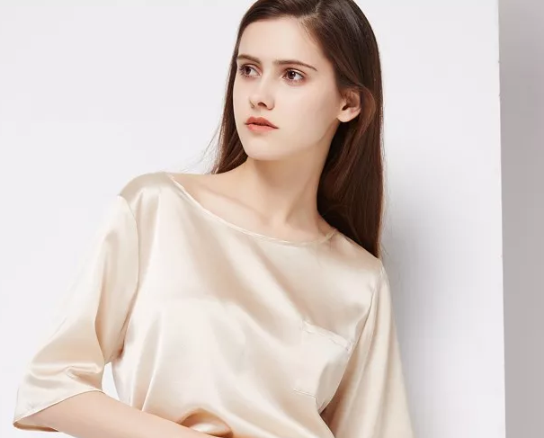 真絲用肥皂洗了怎么辦 真絲用肥皂洗了怎么復(fù)原 真絲用肥皂洗了怎么辦 真絲用肥皂洗了怎么復(fù)原