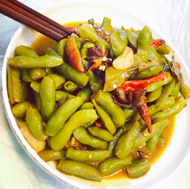 煮毛豆用冷水還是熱水 怎么煮出來的毛豆是綠色的