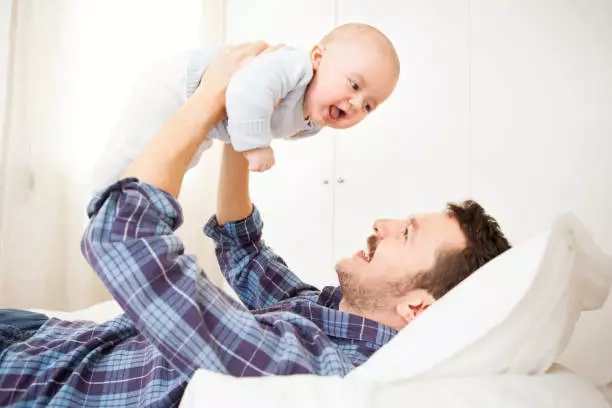 孩子膽小不愿意跟同齡人玩怎么辦 怎么調動孩子和其他小朋友玩的積極性 孩子膽小不愿意跟同齡人玩怎么辦 怎么調動孩子和其他小朋友玩的積極性