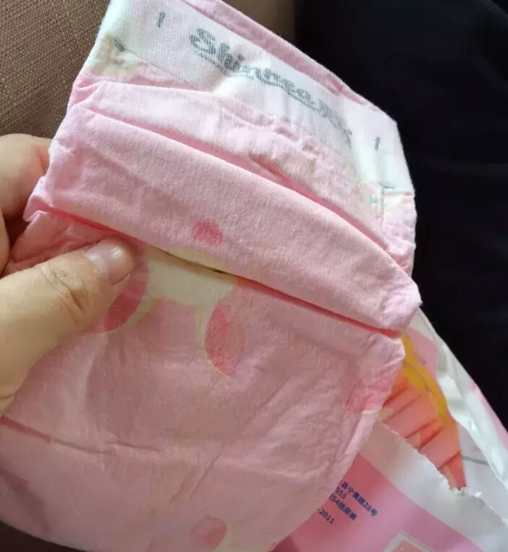 爽然紙尿褲s3s4區別 爽然藍色小鴨和粉色兔子紙尿褲對比