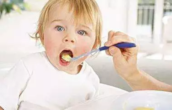 如何為寶寶挑選合適的米粉 選購(gòu)米粉的注意事項(xiàng)