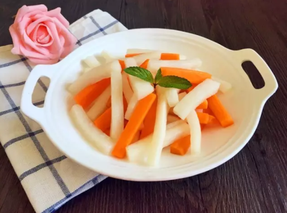 胡蘿卜跟白蘿卜不能一起吃是真的嗎 胡蘿卜白蘿卜能一起吃嗎