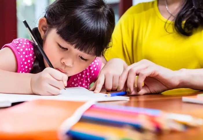 臺風相關作文 臺風山竹主題的作文怎么寫