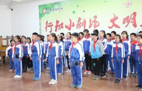 小學(xué)國慶節(jié)詩歌朗誦2018 關(guān)于國慶節(jié)的短篇簡(jiǎn)單詩歌 小學(xué)國慶節(jié)詩歌朗誦2018 關(guān)于國慶節(jié)的短篇簡(jiǎn)單詩歌