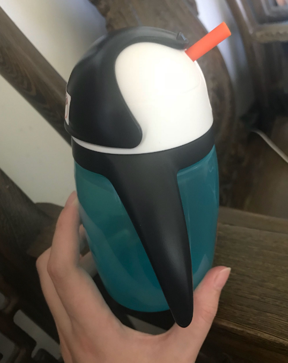 umee企鵝杯寶寶喝水會不會嗆 umee企鵝杯用起來感覺如何