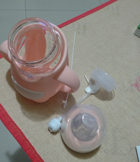 巴比象企鵝奶瓶是玻璃的嗎 巴比象企鵝奶瓶材質怎么樣