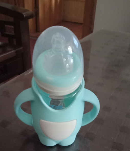 巴比象企鵝奶瓶寶寶喜歡嗎 巴比象企鵝奶瓶好用嗎