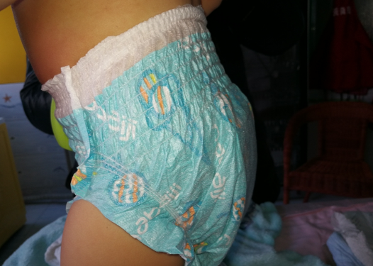 迪卡儂游泳紙尿褲會脫色嗎 迪卡儂游泳紙尿褲使用測評