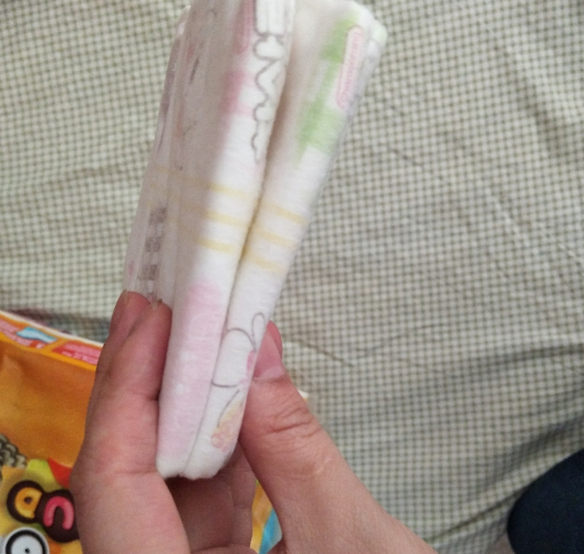 蒙愛海泥紙尿褲會起坨嗎 蒙愛海泥紙尿褲和尤妮佳哪個好