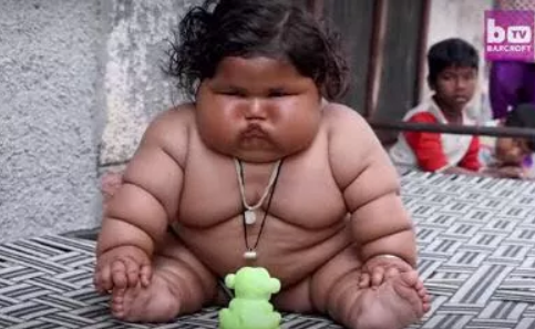 印度1歲女嬰每天吃48頓飯 吃不飽就哭鬧全家幾乎被吃垮