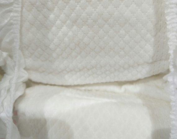 好奇金裝和鉑金裝對比圖片 好奇金裝和鉑金裝紙尿褲區別