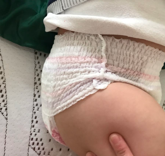 好奇銀裝和U版花王哪個好 好奇銀裝紙尿褲使用對比測評