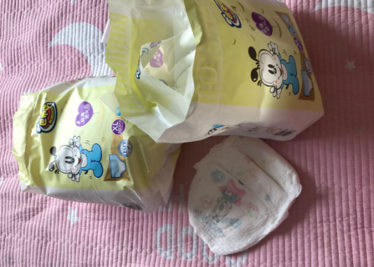 巴布豆紙尿褲黃色和藍色哪個好 巴布豆紙尿褲黃色和藍色區別