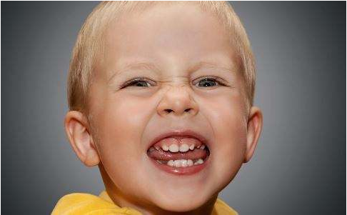 小孩什么時候開始換牙 換牙護理怎么做