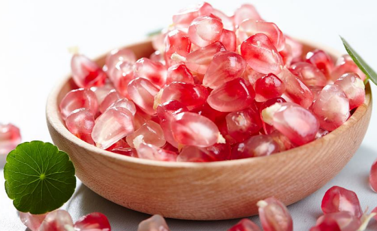 寶寶能吃石榴嗎 吃石榴不吐籽有危害嗎 寶寶能吃石榴嗎 吃石榴不吐籽有危害嗎