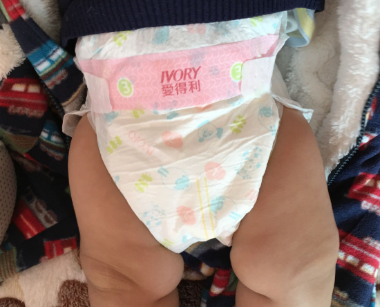 愛得利紙尿褲和尤妮佳哪個好 愛得利紙尿褲和尤妮佳紙尿褲對比測評