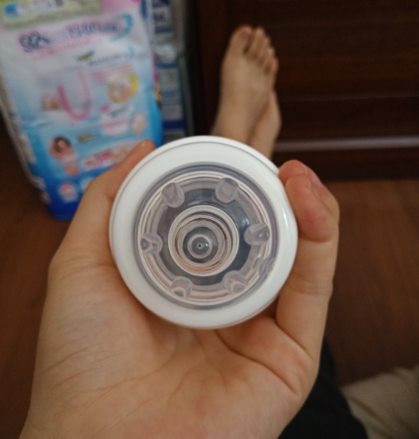 淳一嬰兒奶瓶寶寶拿的住嗎 淳一嬰兒奶瓶好不好