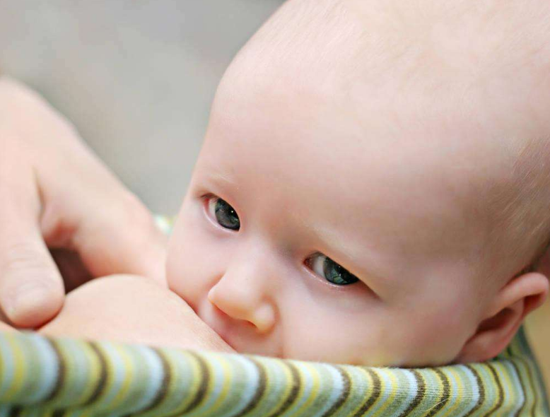 奶水不夠吃怎么追奶 新手媽媽奶水少怎么做 奶水不夠吃怎么追奶 新手媽媽奶水少怎么做