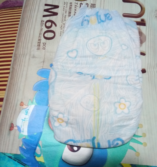 嬰嬌宜和好奇鉑金哪個(gè)好 嬰嬌宜和好奇鉑金紙尿褲對(duì)比測(cè)評(píng)