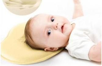 寶寶睡覺落枕了怎么辦 寶寶睡覺落枕要注意什么