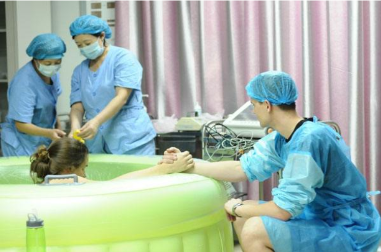 水中分娩是什么 水中分娩適合所有產婦嗎