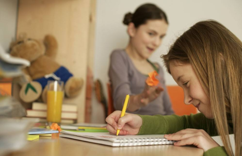 陪孩子寫作業 家長應該怎么做