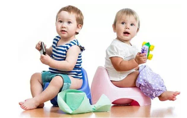 寶寶兩歲多還不會(huì)如廁 寶寶如何進(jìn)行如廁訓(xùn)練