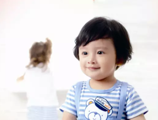 霜降后寶寶睡覺穿什么好 秋天寶寶睡覺要用睡袋嗎