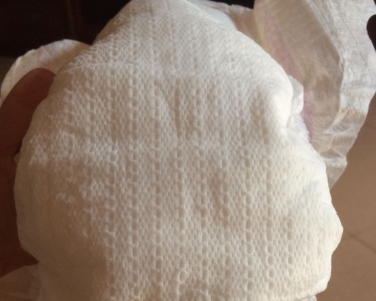 安兒樂小輕芯和幫寶適紙尿褲哪個好 安兒樂小輕芯和幫寶適對比測評