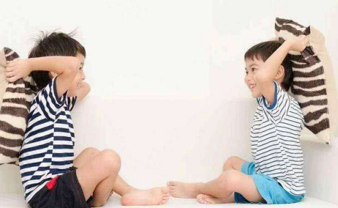 寶寶愛動是什么原因 寶寶愛動怎么辦 寶寶愛動是什么原因 寶寶愛動怎么辦