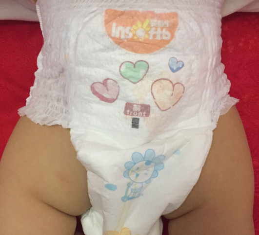 嬰舒寶和尤妮佳紙尿褲哪個(gè)好 嬰舒寶紙尿褲使用測(cè)評(píng)