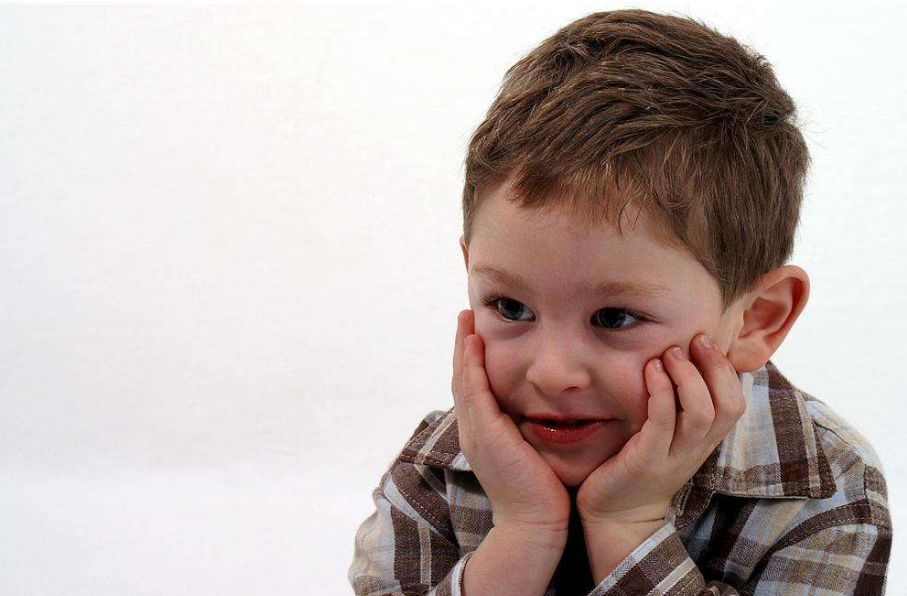 家長如何緩解孩子緊張的情緒 孩子受到驚嚇緊張怎么安撫