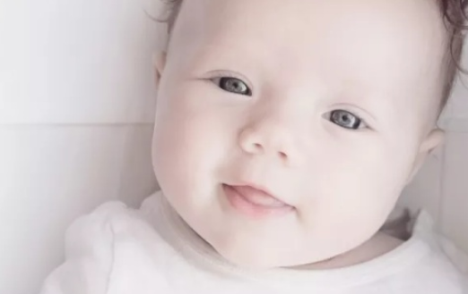 如何判斷寶寶是否吃飽   判斷寶寶吃飽的幾種表現