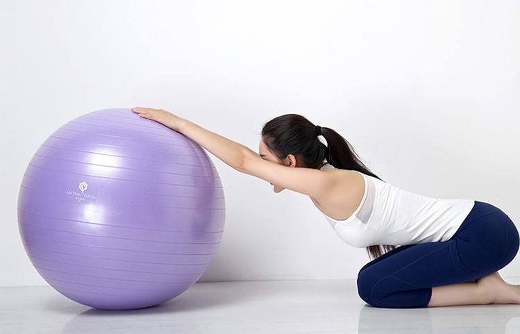 孕婦什么時候開始用瑜伽球好 孕婦使用瑜伽球的好處