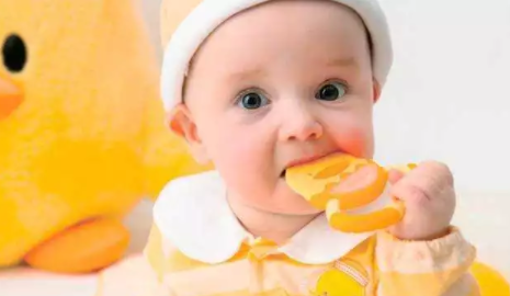 寶寶睡覺搖頭怎么辦 寶寶睡覺搖頭是病了嗎 寶寶睡覺搖頭怎么辦 寶寶睡覺搖頭是病了嗎