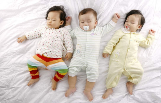 安撫奶嘴什么時(shí)候用好  安撫奶嘴使用時(shí)間建議