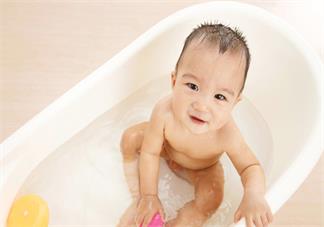 給寶寶洗澡要注意什么 寶寶洗澡注意細節