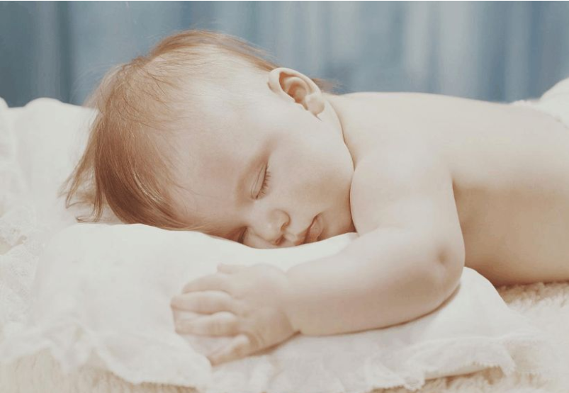 寶寶冬天晚上穿衣服睡覺好嗎 寶寶睡覺注意事項 寶寶冬天晚上穿衣服睡覺好嗎 寶寶睡覺注意事項