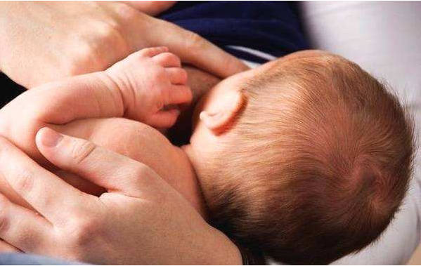 乳房大小與乳汁分泌有關(guān)嗎 如何判斷奶水夠不夠