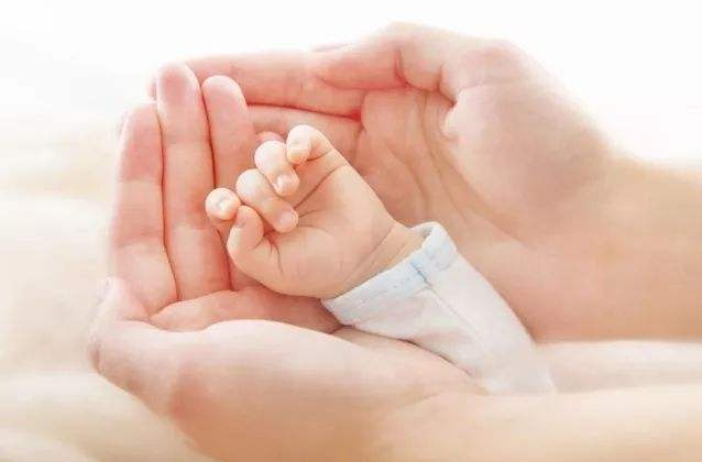 寶寶手心發熱怎么調理 寶寶手心發熱是怎么回事