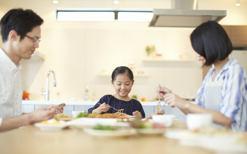 帶孩子出去太麻煩怎么辦 怎么輕松帶孩子吃飯
