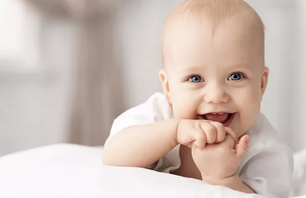 寶寶睡覺必須抱著怎么辦 寶寶必須抱睡解決方法 寶寶睡覺必須抱著怎么辦 寶寶必須抱睡解決方法