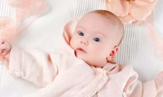 新生兒總是打嗝怎么辦   新生兒打嗝解決方法