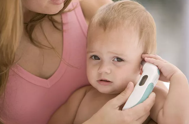 寶寶低燒怎么處理 寶寶低燒處理辦法 寶寶低燒怎么處理 寶寶低燒處理辦法