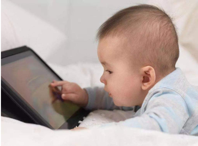 新生兒眼底篩查是檢查什么 眼底檢查時寶寶會很疼嗎