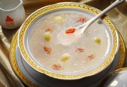 順產(chǎn)坐月子的護(hù)理事項(xiàng) 順產(chǎn)坐月子的食譜