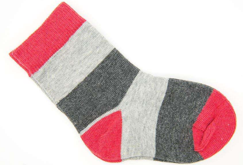 寶寶冬天愛扯襪子怎么辦 孩子冬天喜歡扯襪子如何制止他