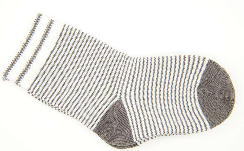 寶寶冬天愛扯襪子怎么辦 孩子冬天喜歡扯襪子如何制止他